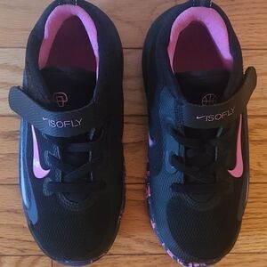 Nike IsoFly Kids Basketball Shoes Sneakers Size 11c Black Blue Pink
